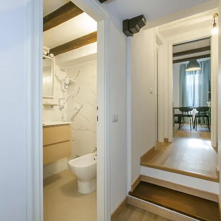 Trevi Little Palace #6 - 52 Steps Of Charm * روما