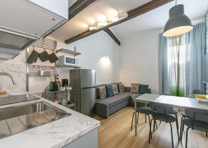 Trevi Little Palace #6 - 52 Steps Of Charm Apartment *