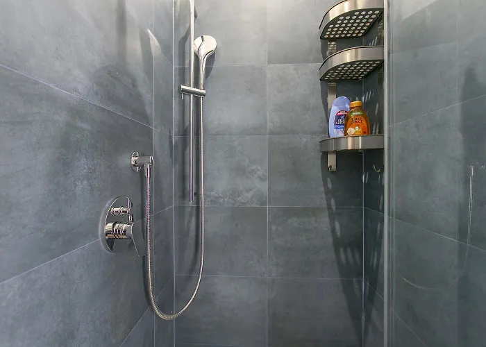 Trevi Little Palace #6 - 52 Steps Of Charm